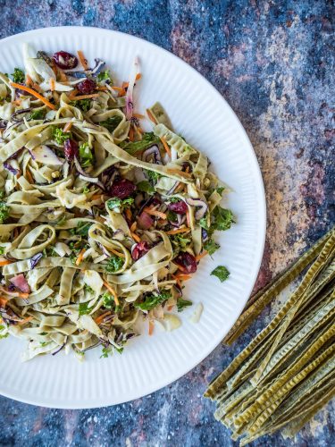 Pastasalat med pesto - Opskrift på glutenfri pastasalat med grøn pesto