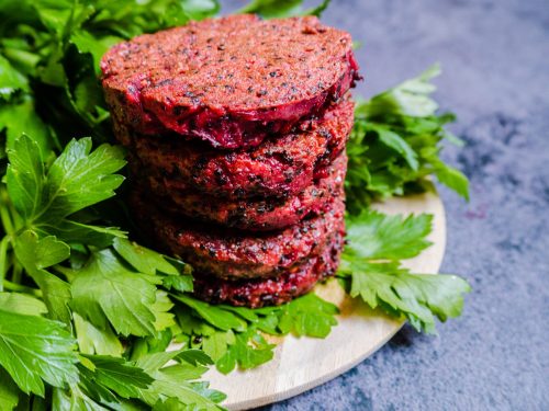 Rødbedebøffer - Opskrift på vegetarbøffer med quinoa og rødbede