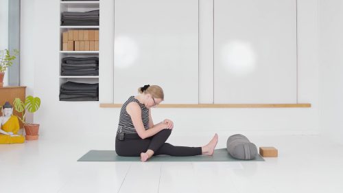 Blid yoga mod bækkensmerter 2