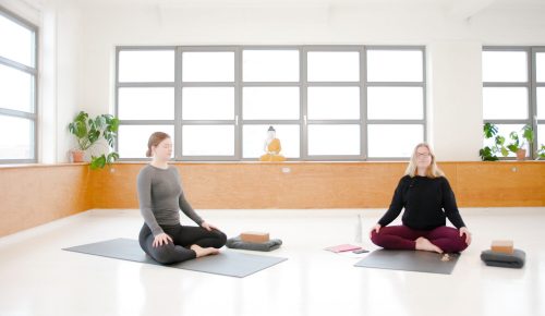 Styrk immunforsvaret med yin yoga - Online yoga mod forkølelse og snot